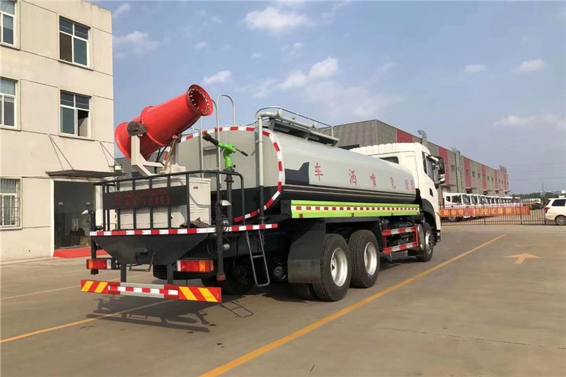 東風天龍后八輪20噸噴霧車，國六綠化噴灑車